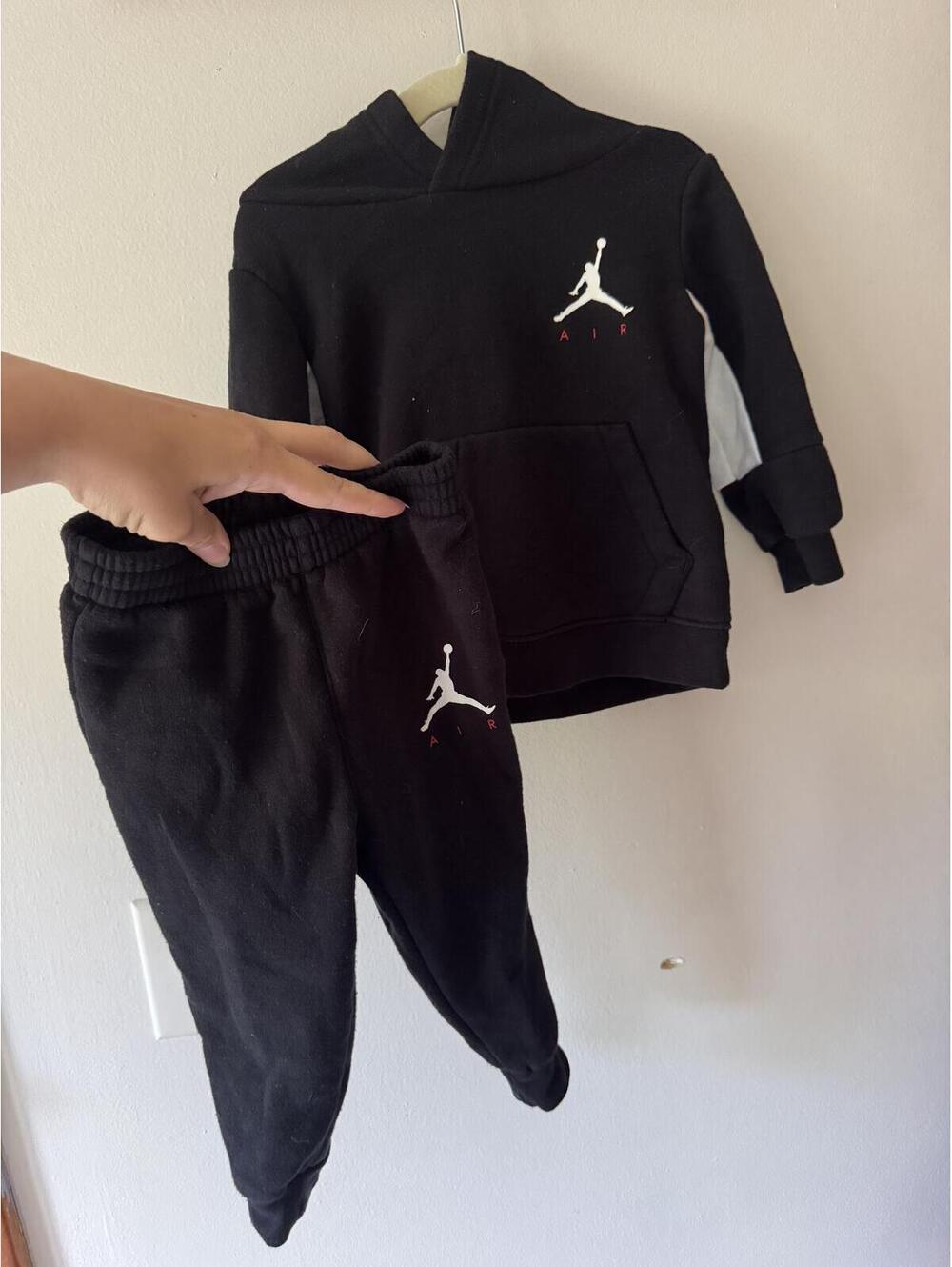 Jordan basketball hoodie and sweatpants set